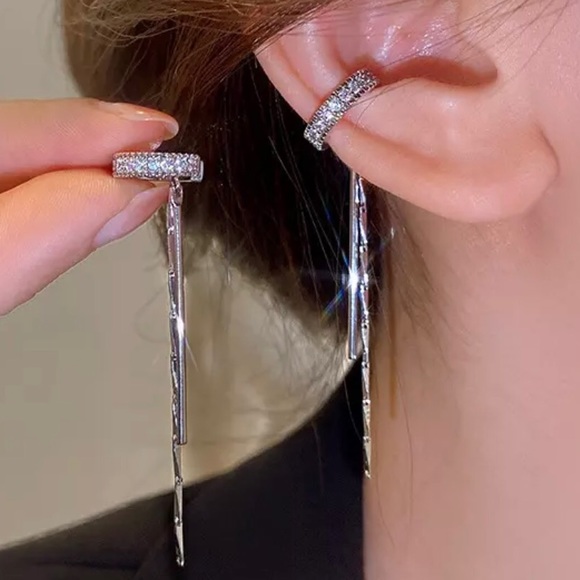 Jewelry - ✨✨White Gold Tassel / Cuff Earring ✨✨✨